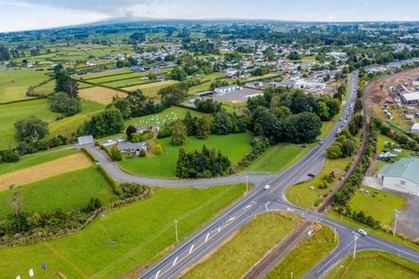 Photo of property in 3872a-b Mountain Road, Cardiff, Stratford, 4393