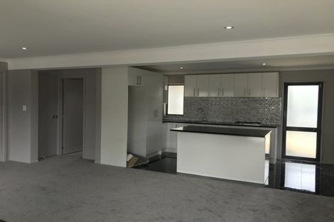 Photo of property in 69 Harmel Road, Glendene, Auckland, 0602