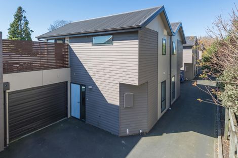 Photo of property in 2/450 Barbadoes Street, Edgeware, Christchurch, 8013