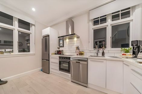 Photo of property in 3/246 Oriental Parade, Oriental Bay, Wellington, 6011