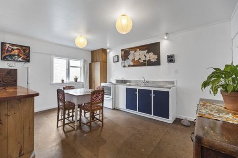 Photo of property in 96 Bridge Street, Eltham, 4322