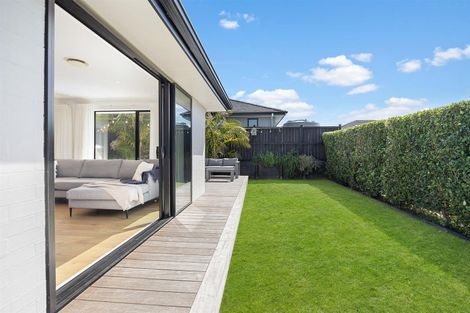 Photo of property in 25 Nobilo Road, Kumeu, 0810