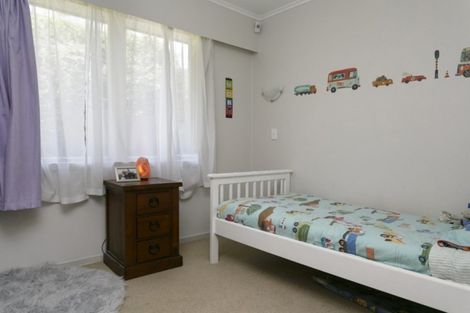 Photo of property in 18 Ingle Avenue, Waipahihi, Taupo, 3330