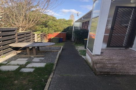 Photo of property in 2/1 Bellcroft Place, Belmont, Auckland, 0622