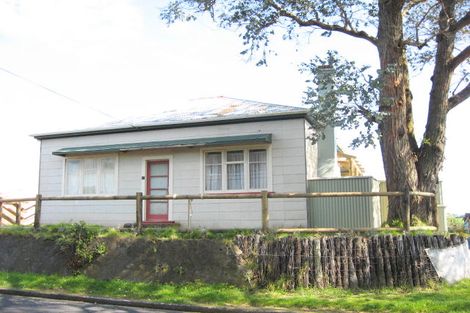 Photo of property in 51 Wallath Road, Westown, New Plymouth, 4310