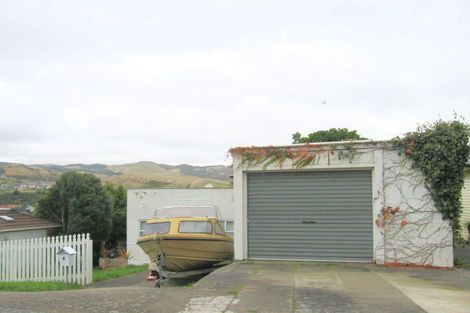 Photo of property in 1 Olivia Crescent, Tawa, Wellington, 5028