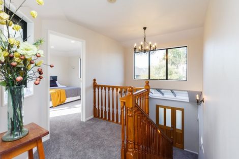 Photo of property in 27 Abby Road, Fitzherbert, Palmerston North, 4410