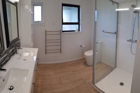 Photo of property in 68 Paragon Avenue, Beach Haven, Auckland, 0626