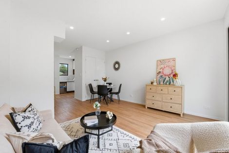 Photo of property in 2/30 Smythe Road, Henderson, Auckland, 0612