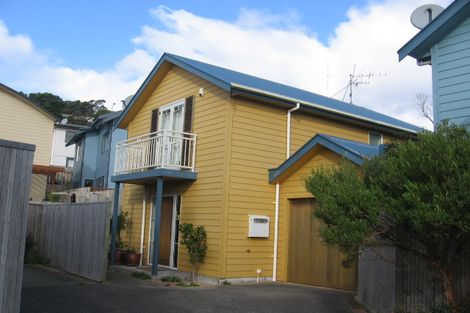 Photo of property in 15b Petherick Crescent, Johnsonville, Wellington, 6037