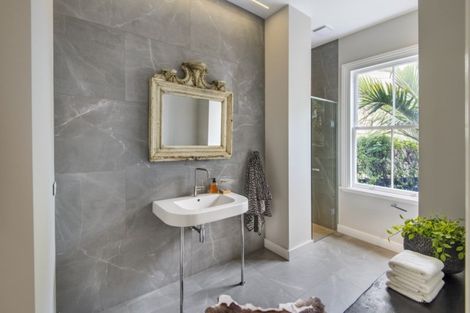 Photo of property in 8 St Aubyn Street, Devonport, Auckland, 0624