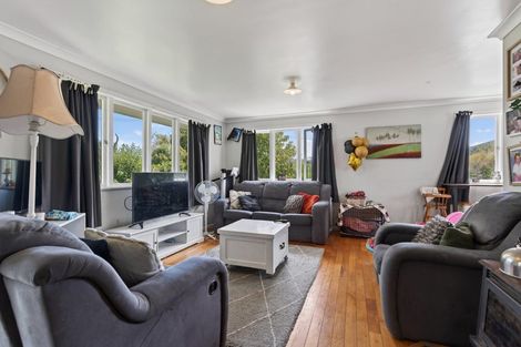 Photo of property in 2 View Street, Maungaturoto, 0520