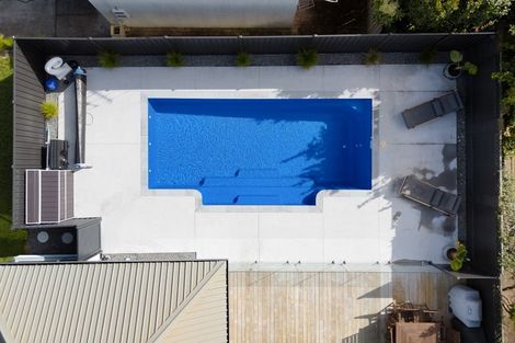 Photo of property in 2 Dallinger Street, St Andrews, Hamilton, 3200