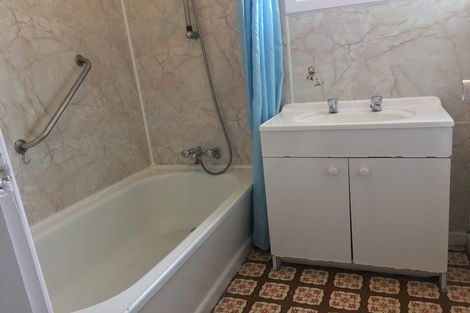 Photo of property in 32 Barbary Avenue, Kelston, Auckland, 0602