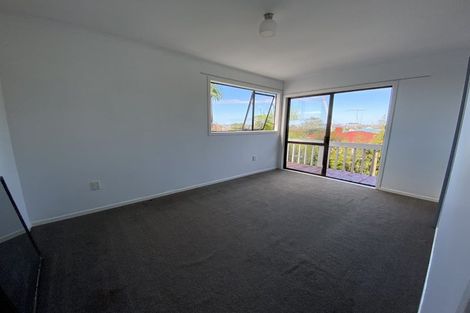 Photo of property in 54 Potter Avenue, Northcote, Auckland, 0627