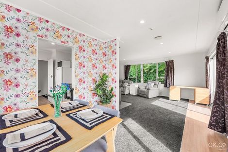 Photo of property in 28 Omaha Grove, Totara Park, Upper Hutt, 5018