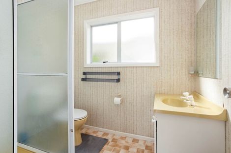 Photo of property in 2 Orsova Place, Lynfield, Auckland, 1042