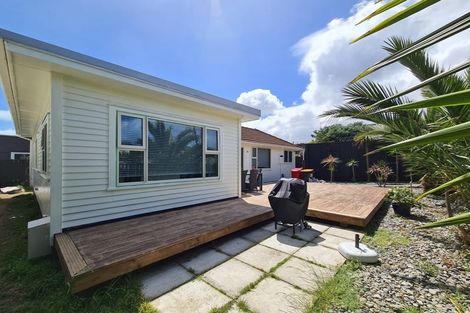 Photo of property in 1 Toru Road, Paraparaumu Beach, Paraparaumu, 5032