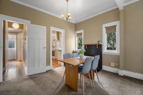 Photo of property in 27 Oxford Street, Fairfield, Hamilton, 3214