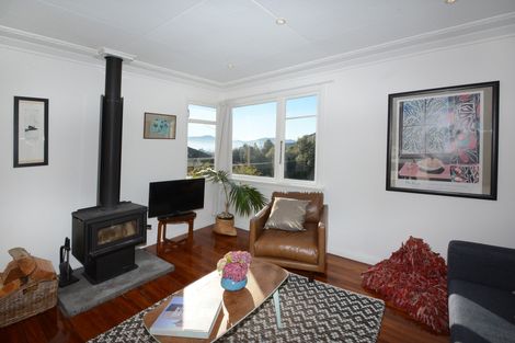 Photo of property in 96 Easther Crescent, Kew, Dunedin, 9012
