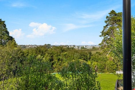 Photo of property in 24 Edgerton Road, Te Atatu Peninsula, Auckland, 0610