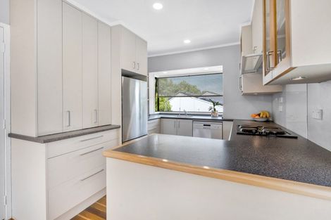 Photo of property in 1/180 Sandspit Road, Shelly Park, Auckland, 2014
