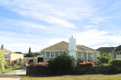 Photo of property in 6 Robertson Street, Elderslea, Upper Hutt, 5018