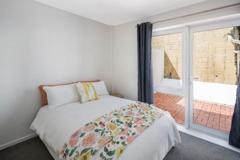 Photo of property in Pirie Street Townhouses, 27/35 Pirie Street, Mount Victoria, Wellington, 6011
