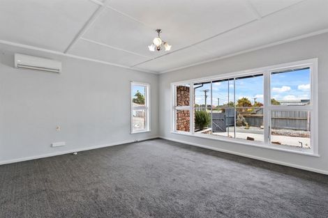 Photo of property in 31 Shortland Street, Wainoni, Christchurch, 8061