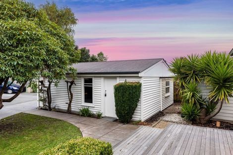 Photo of property in 11 Colina Street, Avonhead, Christchurch, 8042