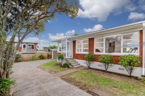 Photo of property in 3/166 East Coast Road, Forrest Hill, Auckland, 0620