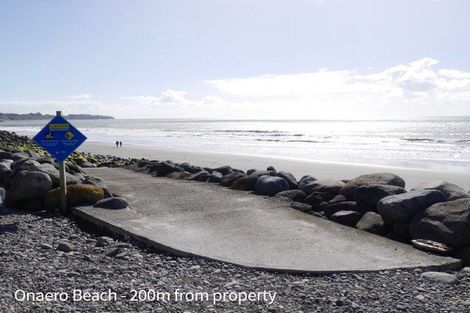 Photo of property in 10 Onaero Beach Road, Onaero, Waitara, 4383