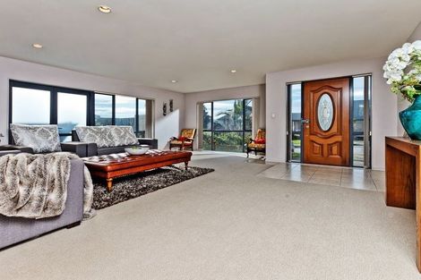 Photo of property in 77 Medallion Drive, Oteha, Auckland, 0632