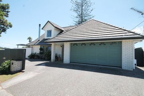 Photo of property in 2 Norm Pellow Drive, Manurewa, Auckland, 2105