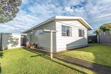 Photo of property in 90a Karaka Street, Castlecliff, Whanganui, 4501
