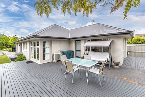 Photo of property in 147 Hamilton Avenue, Ilam, Christchurch, 8041