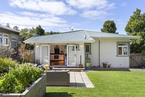 Photo of property in 12 Niccol Avenue, Narrow Neck, Auckland, 0624