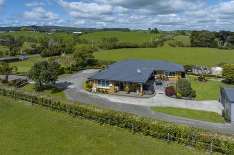 Photo of property in 590 Clevedon Kawakawa Road, Clevedon, Papakura, 2585