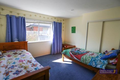 Photo of property in 5 Cherrywood Place, Redwood, Christchurch, 8051