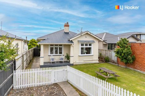 Photo of property in 10 Hargest Crescent, Saint Kilda, Dunedin, 9012