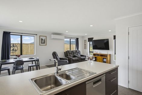 Photo of property in 42 Tainui Street, Levin, 5510