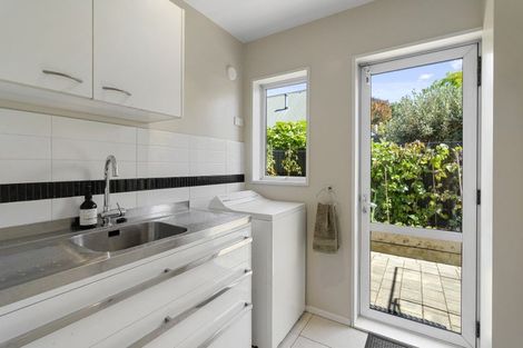 Photo of property in 1 Kelson Lane, Ilam, Christchurch, 8041