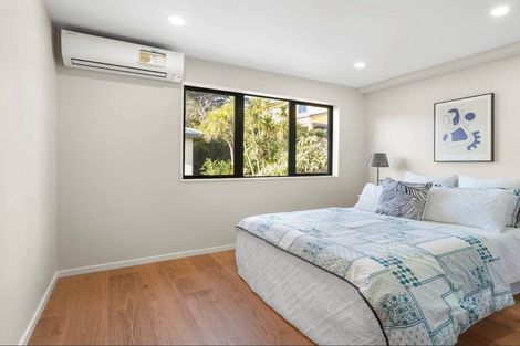 Photo of property in 18 Mariners View Road, Beach Haven, Auckland, 0626