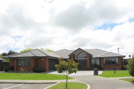 Photo of property in 16 Calvandra Grove, Rangiora, 7400