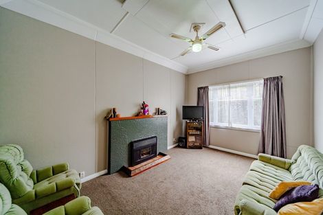 Photo of property in 9 Collins Street, Waipawa, 4210