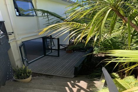 Photo of property in 1/2 Parr Terrace, Castor Bay, Auckland, 0620