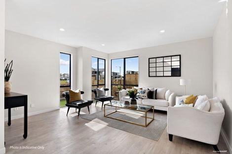 Photo of property in 8 Korowhiti Road, Clarks Beach, 2122