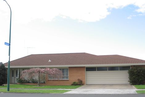 Photo of property in 19 Meadowviews Drive, Welcome Bay, Tauranga, 3112