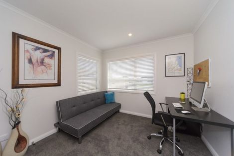 Photo of property in 28 Serenity Crescent, Kelvin Grove, Palmerston North, 4414