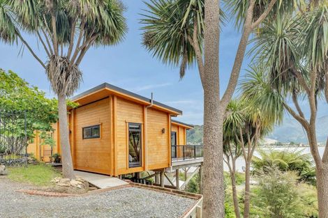 Photo of property in 127 Queen Charlotte Drive, Havelock, Picton, 7281